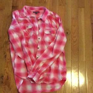 Light weight long sleeve button up shirt